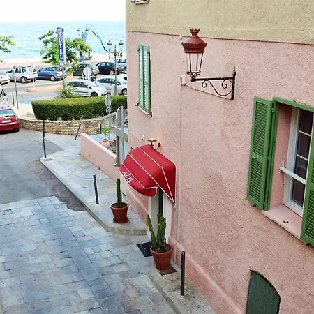 Posta Vecchia Hotel 3*